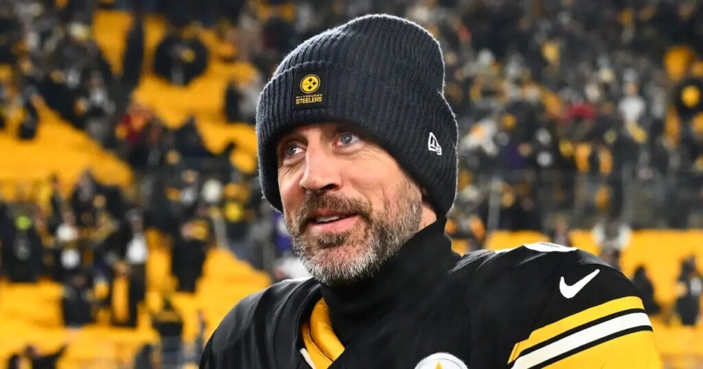 Aaron Rodgers Credits Mystery Wife for His Family Reunion Aaron Rodgers Credits Mystery Wife for His Family Reunion