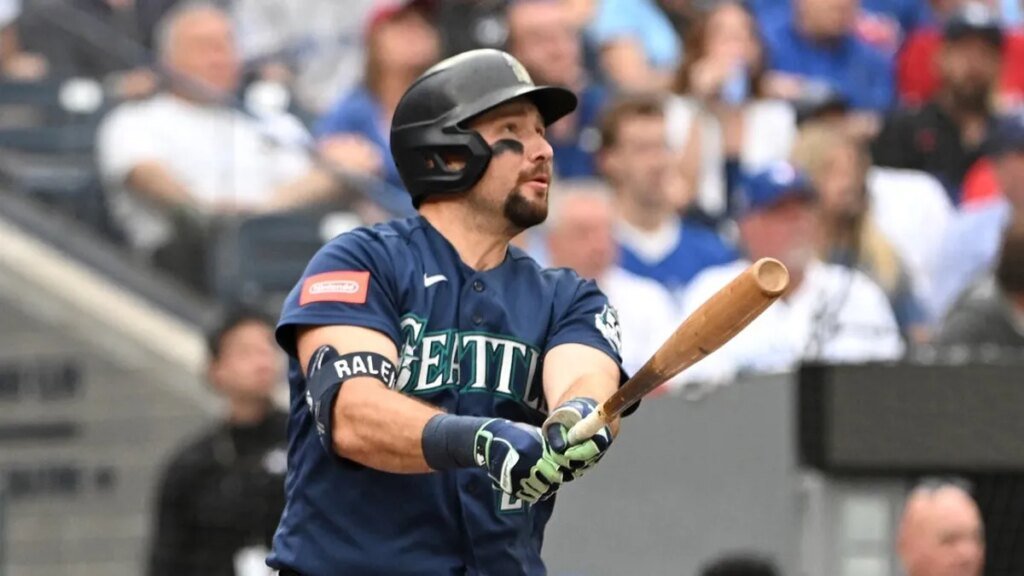 After ‘soft’ showing, M’s strive for better effort vs. Red Sox After 'soft' showing, M's strive for better effort vs. Red Sox