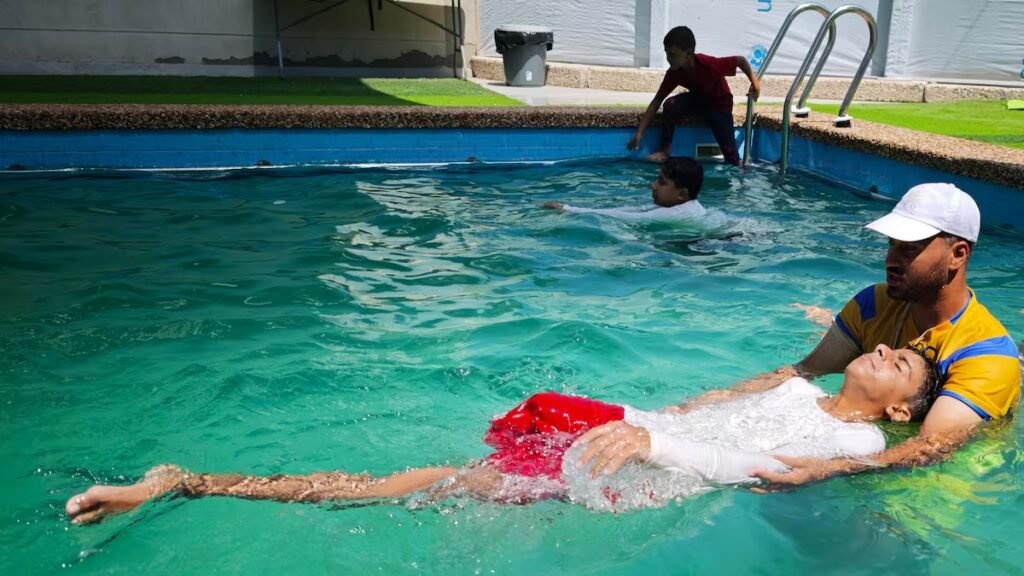 Ahmed and Saleh, two amputee children from Gaza, learn to swim: ‘The water is the only place where they are free’ | International