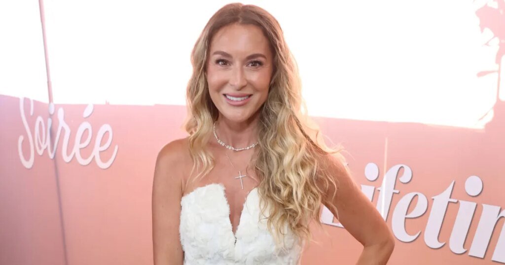 Alexa PenaVega Thinks Stillborn Baby’s ‘Life Is Still Full’ Alexa PenaVega Thinks Stillborn Baby's 'Life Is Still Full'