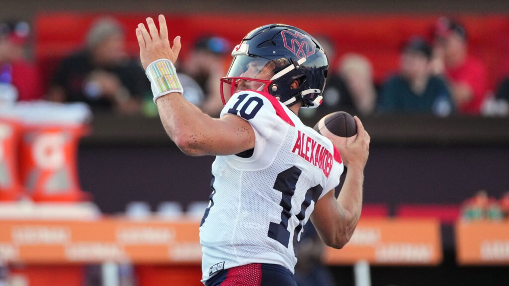Alexander powers Alouettes past REDBLACKS for fifth straight win Alexander powers Alouettes past REDBLACKS for fifth straight win