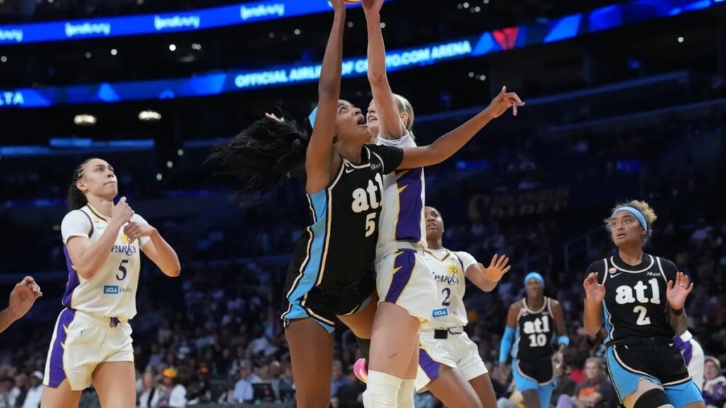 Angel Reese grabs WNBA-record 26 rebounds; sets season mark, too Angel Reese grabs WNBA-record 26 rebounds; sets season mark, too
