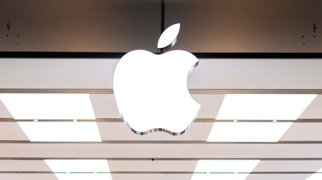 Apple Prototyped A Stylus For The Foldable iPhone That We May Never See Apple Prototyped A Stylus For The Foldable iPhone That We May Never See