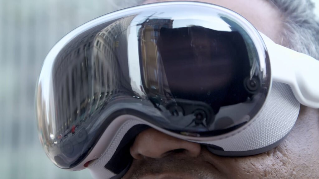 Apple Reportedly Cut More Than 200 Jobs Across Vision Pro And Siri Software Teams Apple Reportedly Cut More Than 200 Jobs Across Vision Pro And Siri Software Teams