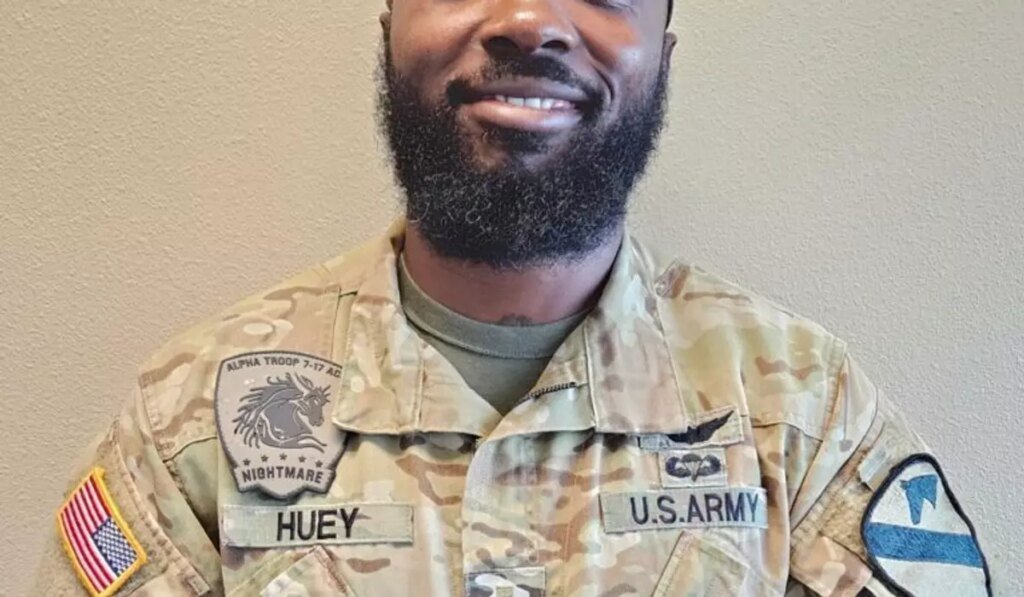 Army identifies identifies 2 Fort Hood helicopter pilots killed in Apache crash Army identifies identifies 2 Fort Hood helicopter pilots killed in Apache crash
