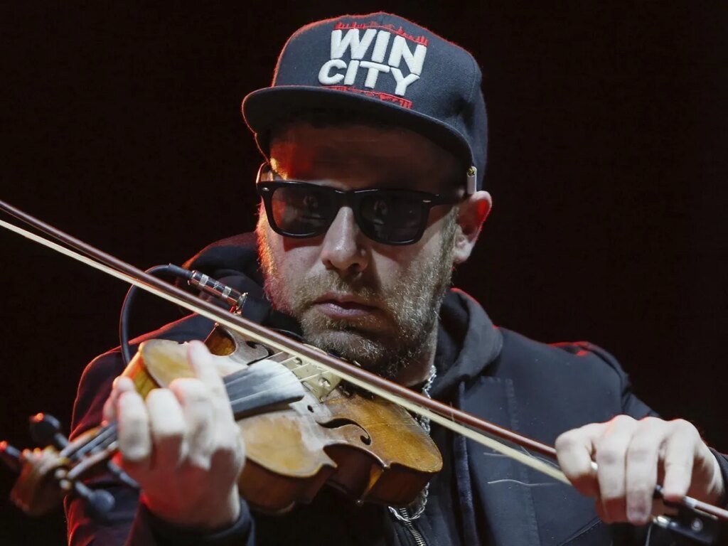 Ashley MacIsaac ends defamation suit over Google AI sex-offender claim Ashley MacIsaac ends defamation suit over Google AI sex-offender claim