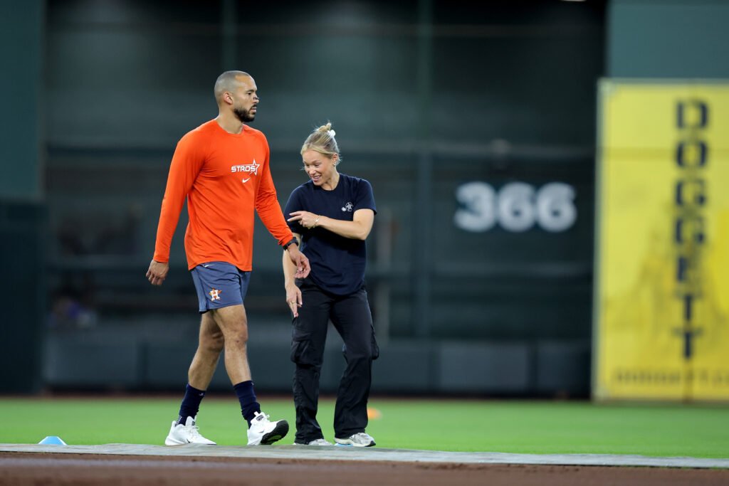 Astros Expect Carlos Correa Back In September Astros Expect Carlos Correa Back In September