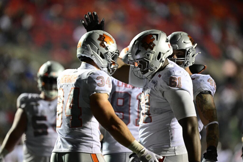 B.C. Lions survive scare from the basement, banish Redblacks back to the dark (& 10 other thoughts) B.C. Lions survive scare from the basement, banish Redblacks back to the dark (& 10 other thoughts)