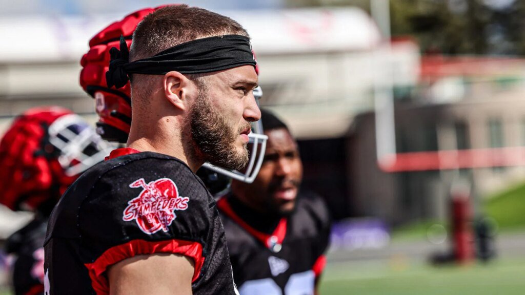 Ben Labrosse keeps starting job despite all-star Adrian Greene's return for Calgary Stampeders