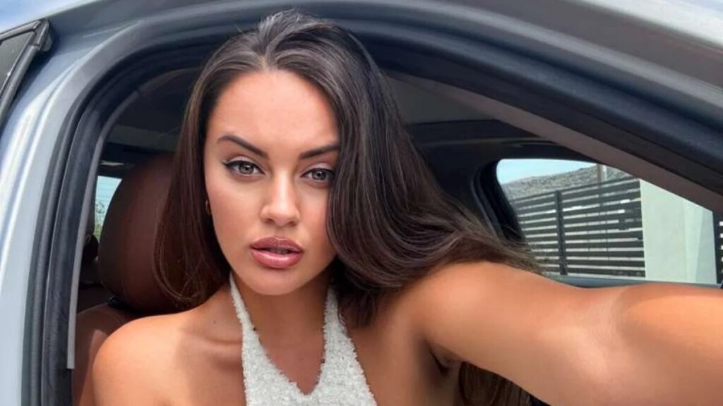Bianca Stanciu Says One Compliment Can Make A Man’s Day Bianca Stanciu Says One Compliment Can Make A Man's Day