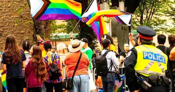 Bomb threat prompted more visible police presence at Edmonton Pride parade – Edmonton Bomb threat prompted more visible police presence at Edmonton Pride parade - Edmonton