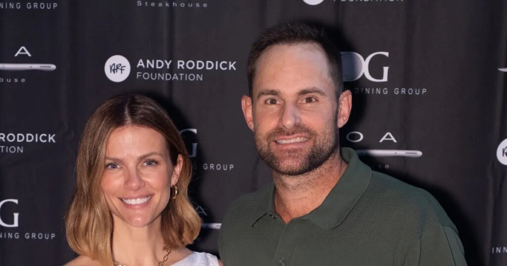 Brooklyn Decker Shares Rare Family Pics for Andy Roddick’s B-Day Brooklyn Decker Shares Rare Family Pics for Andy Roddick’s B-Day