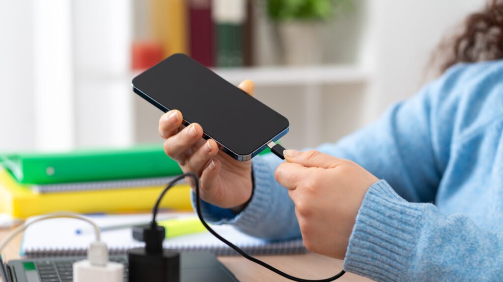 Can Using Your Phone While Charging Affect Its Battery Life? Can Using Your Phone While Charging Affect Its Battery Life?