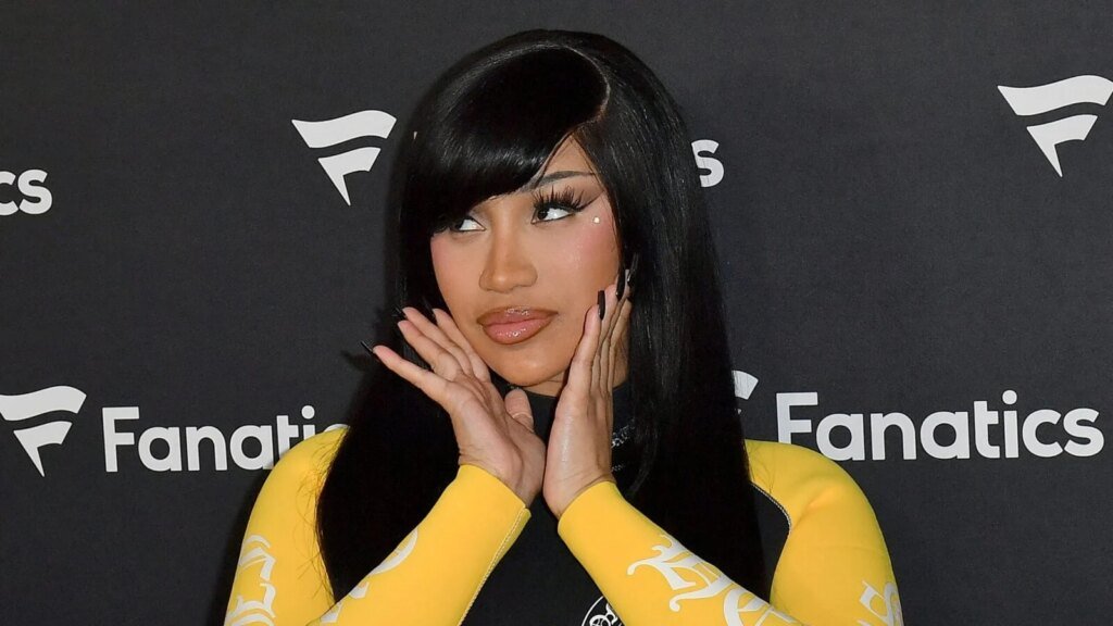 Cardi B Fires Back At Critics, Says She ‘Didn’t Apply’ For Fame Cardi B Fires Back At Critics, Says She ‘Didn’t Apply’ For Fame
