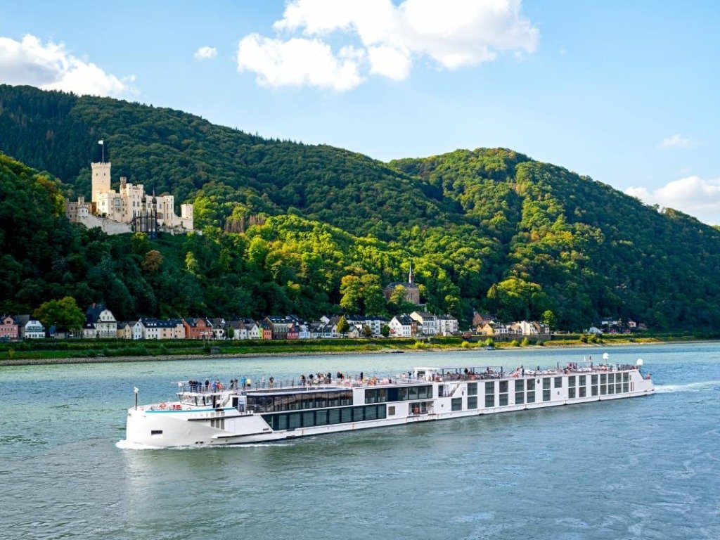 Celebrate Christmas and New Years aboard Riverside Mozart Celebrate Christmas and New Years aboard Riverside Mozart