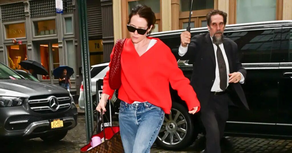 Claire Foy’s Red Sweater Is a French-Girl Transitional Staple Claire Foy's Red Sweater Is a French-Girl Transitional Staple
