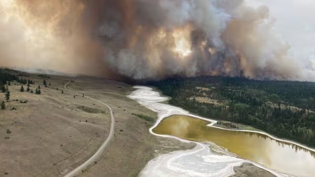 Crews battling massive wildfire near Clinton, B.C., conduct planned ignition Crews battling massive wildfire near Clinton, B.C., conduct planned ignition