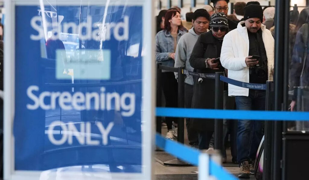 Customs agents arrest three Senegalese, seize 1,170 pounds of illegal drug khat at Chicago O’Hare