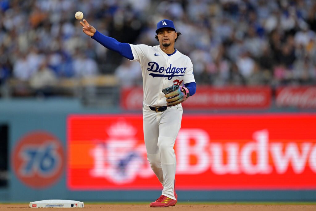 D-Backs Sign Santiago Espinal – MLB Trade Rumors D-Backs Sign Santiago Espinal - MLB Trade Rumors