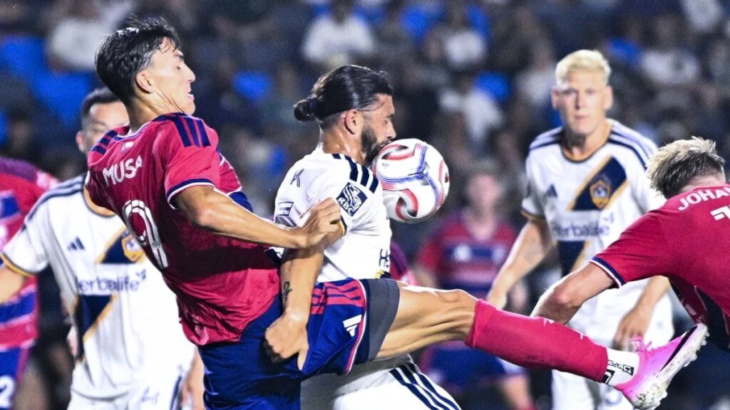 Dallas' Jonathan Sirois (9 saves) comes up big in draw vs. Galaxy