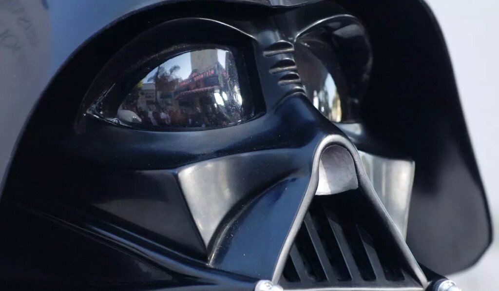 Darth Vader crashes San Diego meeting to mock Flock spy cameras