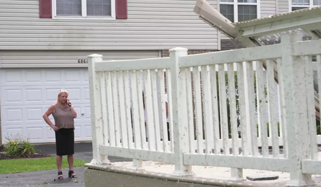 Deaths, damage reported as severe weather in the Midwest spawns tornadoes, flash flooding Deaths, damage reported as severe weather in the Midwest spawns tornadoes, flash flooding