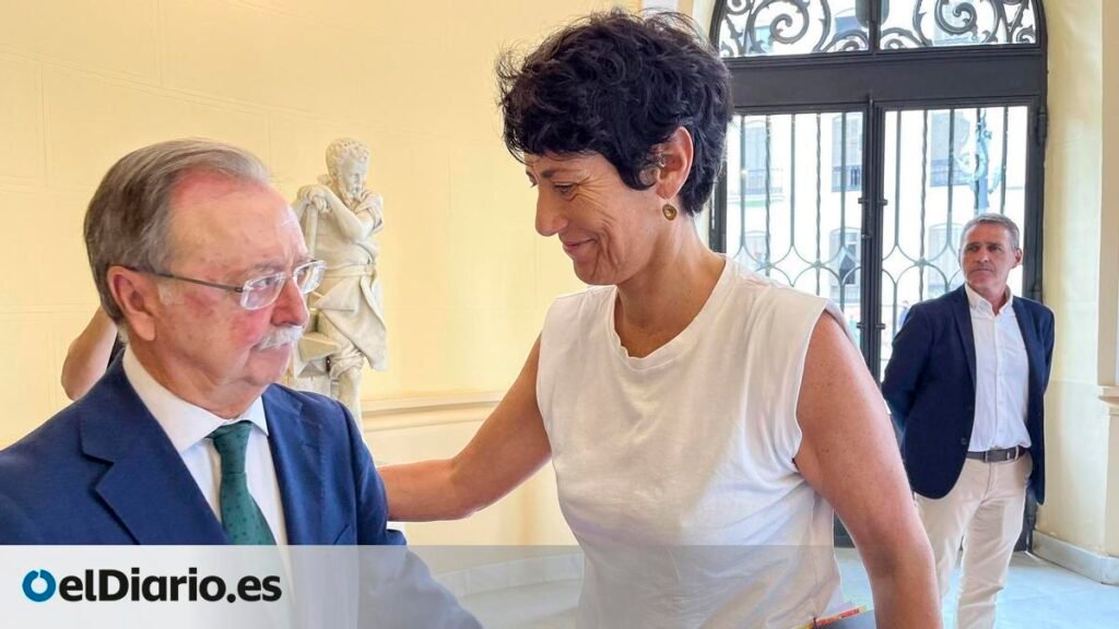 El Gobierno anuncia 1.500 nuevas plazas de acogida humanitaria para migrantes en Ceuta El Gobierno anuncia 1.500 nuevas plazas de acogida humanitaria para migrantes en Ceuta