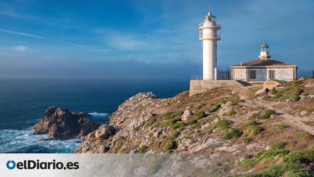 El pueblo marinero de Galicia donde podrás ver el atardecer más tardío de la Europa continental