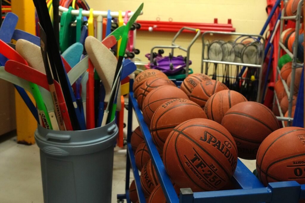 'Every single child:' Manitoba making in-person gym mandatory for high-schoolers