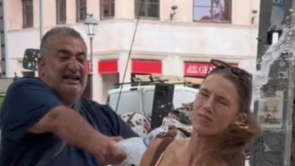 Expedientado el conductor de un coche de caballos que tiró agua a una mujer que pedía que diera de beber al animal
