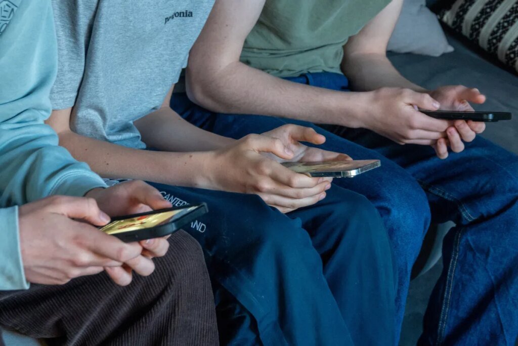FBI says cybercriminals are hacking into victims’ online accounts to steal their intimate pictures FBI says cybercriminals are hacking into victims' online accounts to steal their intimate pictures