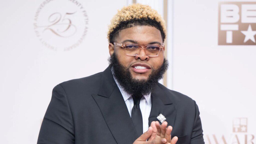 Fans Are Convinced Paul Bill Jr.’s Music Video Is A Druski Skit Fans Are Convinced Paul Bill Jr.'s Music Video Is A Druski Skit