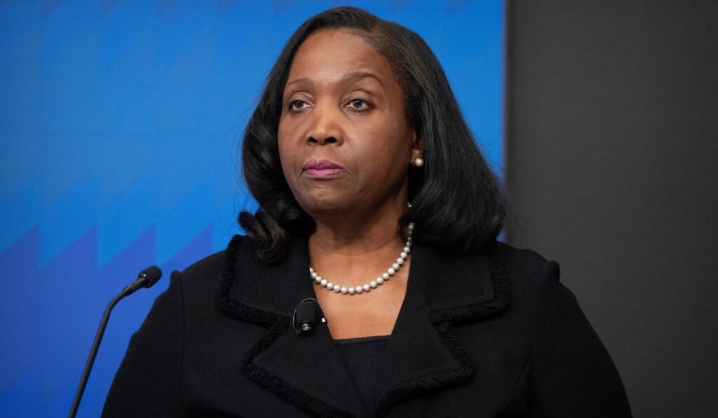 Fed governor Lisa Cook slams Trump’s renewed threat to fire her Fed governor Lisa Cook slams Trump’s renewed threat to fire her