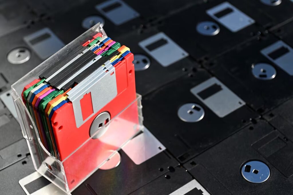 Floppy disks, faxes, envelopes and other analog fossils that survive in Windows imagery | Technology