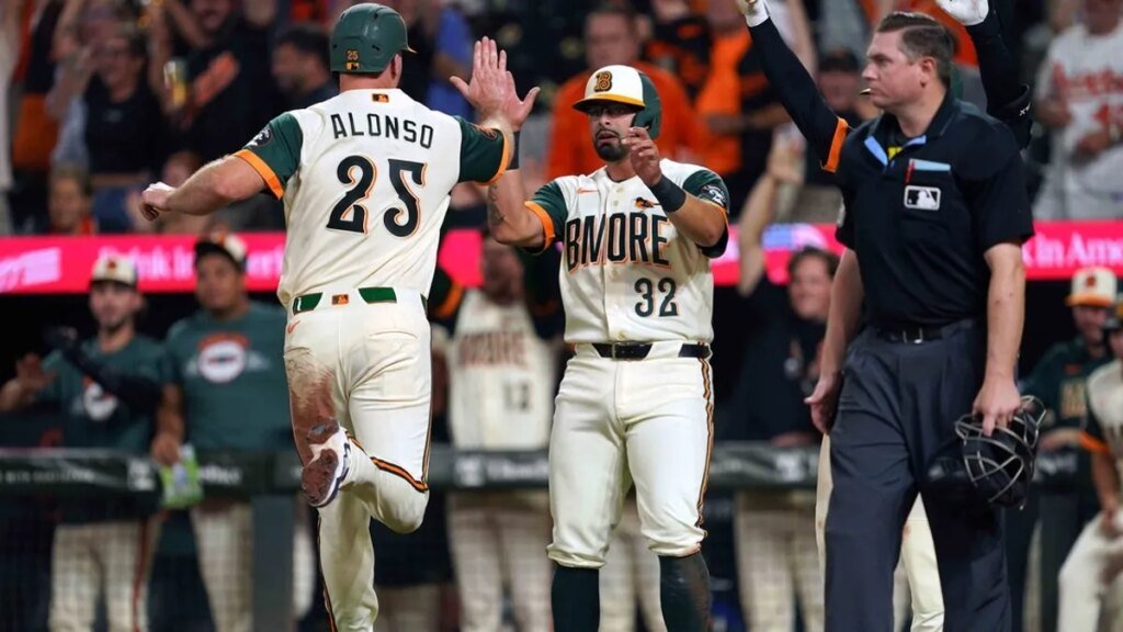 Four-run seventh propels Orioles past reeling Phillies Four-run seventh propels Orioles past reeling Phillies