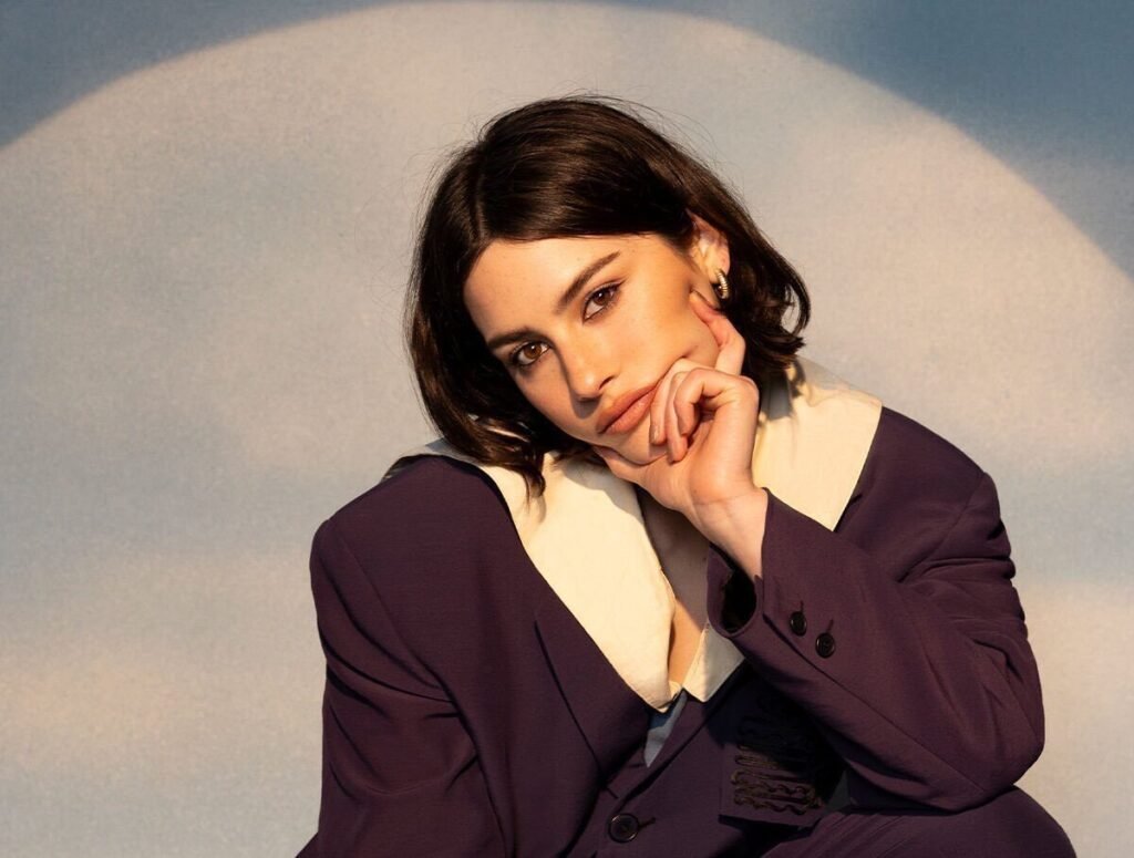 Gracie Abrams Drops New Track ‘Hit the Wall’ Produced by Aaron Dessner Gracie Abrams Drops New Track ‘Hit the Wall’ Produced by Aaron Dessner