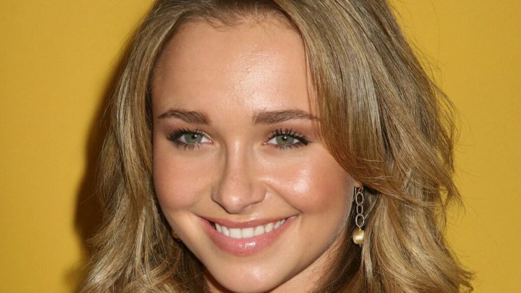 Hayden Panettiere’s BF Spotted As Her Mom Questions His Story Hayden Panettiere’s BF Spotted As Her Mom Questions His Story