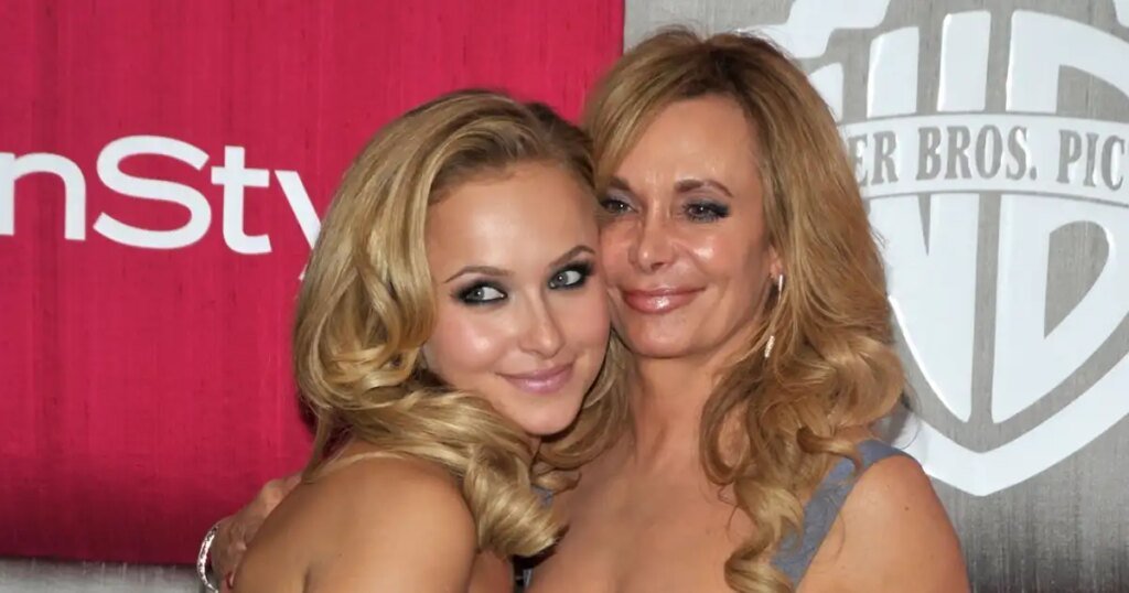 Hayden Panettiere’s Mom Reveals Actress’ Treatments for Pain Hayden Panettiere's Mom Reveals Actress' Treatments for Pain