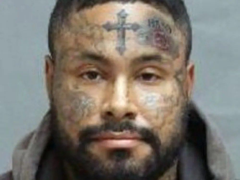 Heavily tattooed man sought in 'unprovoked' daylight stabbing of stranger at Yonge and Bloor Heavily tattooed man sought in 'unprovoked' daylight stabbing of stranger at Yonge and Bloor