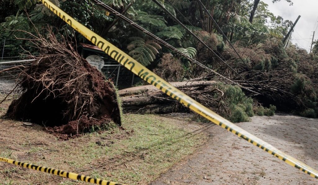 Heavy rain and winds to hit Hawaii less than a week after damage from Hurricane Lala Heavy rain and winds to hit Hawaii less than a week after damage from Hurricane Lala