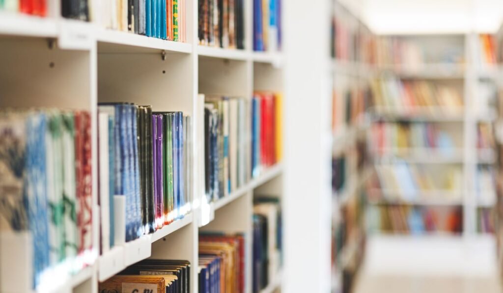 Homeless couple arrested in Arizona, accused of selling hundreds of books from public library Homeless couple arrested in Arizona, accused of selling hundreds of books from public library
