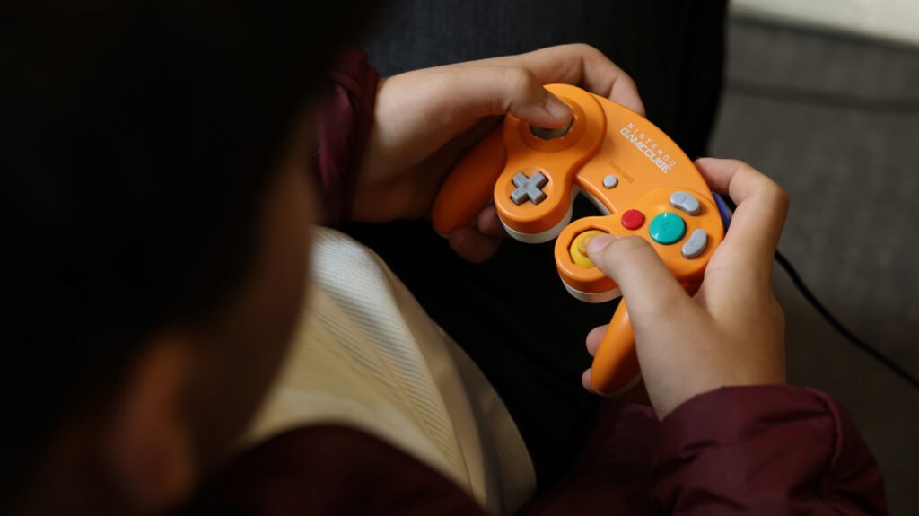 How Enterprising Modders Installed Windows NT On Nintendo GameCubes How Enterprising Modders Installed Windows NT On Nintendo GameCubes