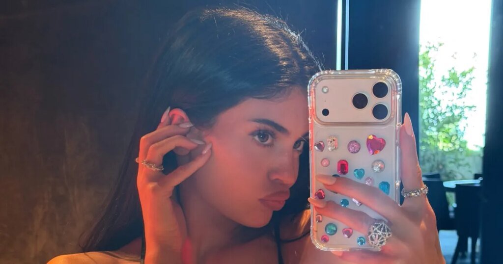 How Kylie Jenner Manages Her ‘Really Bad’ Breakouts How Kylie Jenner Manages Her 'Really Bad' Breakouts