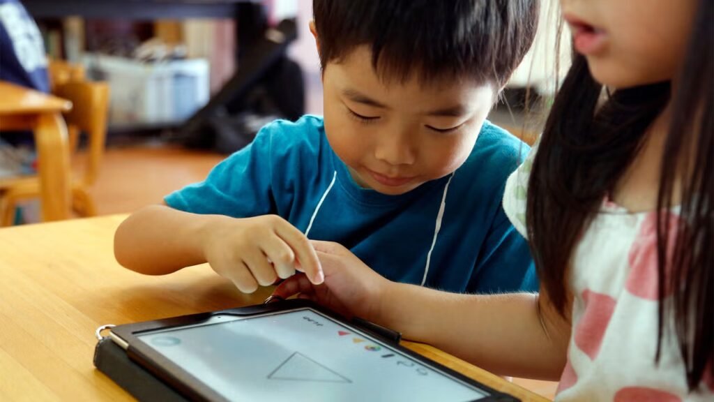 How to keep kids on task at school when using these crucial, but distracting, devices How to keep kids on task at school when using these crucial, but distracting, devices