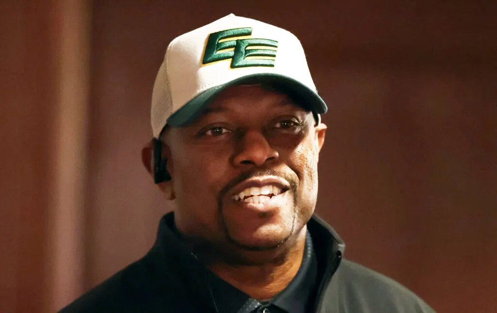 ‘I started unscrewing nameplates’: Ed Hervey details locker-room purge that turned Edmonton Elks around 'I started unscrewing nameplates': Ed Hervey details locker-room purge that turned Edmonton Elks around