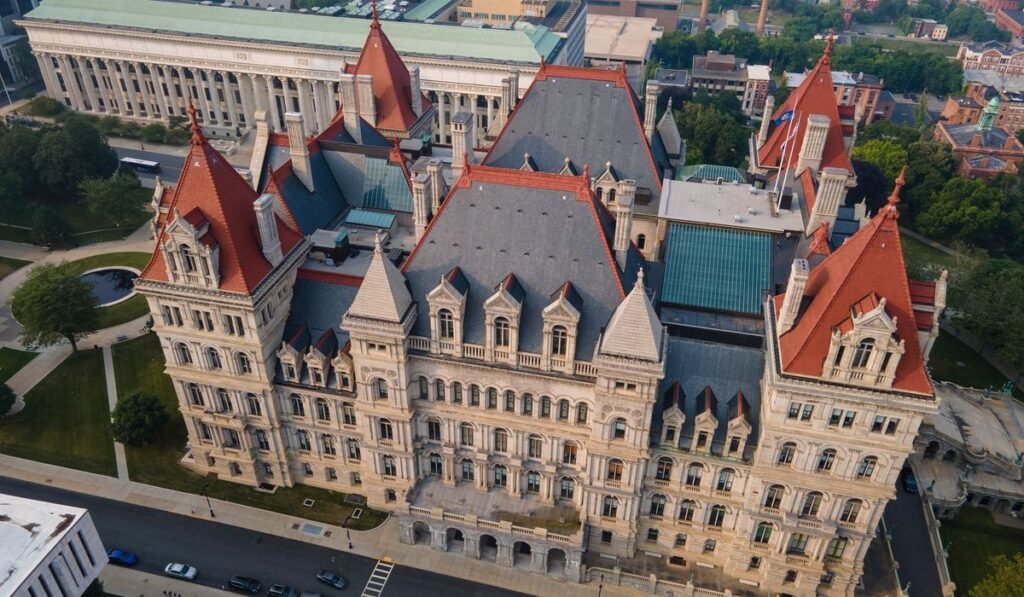ISIS-supporting woman charged with plotting to bomb New York state capitol ISIS-supporting woman charged with plotting to bomb New York state capitol