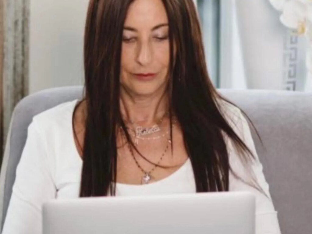 I’m getting divorced but don’t know how to tell my traditional parents I'm getting divorced but don't know how to tell my traditional parents