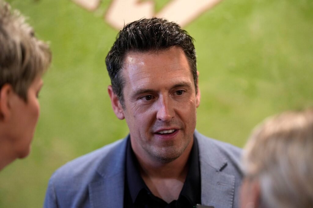 Iowa Republican Zach Lahn confronts curiosity, and concerns, in outsider bid for governor Iowa Republican Zach Lahn confronts curiosity, and concerns, in outsider bid for governor