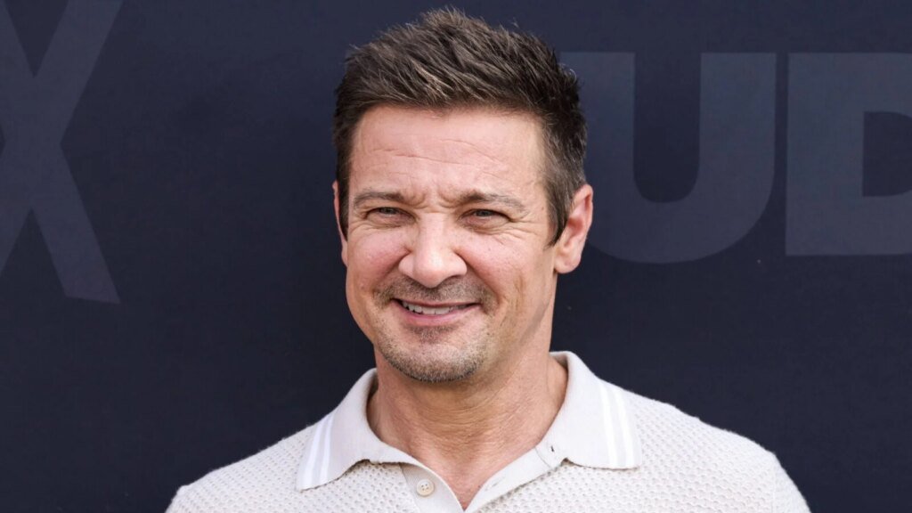 Jeremy Renner Teases Hawkeye Return Years After Almost Dying