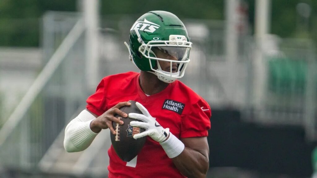Jets QB Geno Smith day-to-day after missing start Jets QB Geno Smith day-to-day after missing start